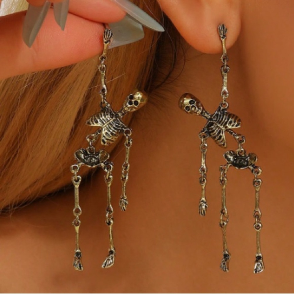 💀🎃💀 SCARY GOLD TONE SKELETON POST BACK EARRINGS GOTHIC STYLE❗️💀🎃💀